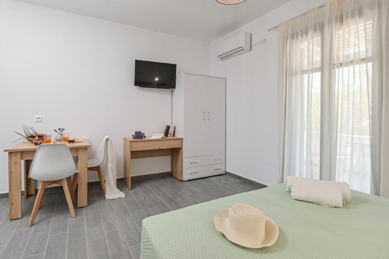 Vive Mare Plaka II Aparthotel Exterior photo